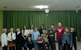 Волонтеры средней школы №7 с воспитанниками СПЦ
